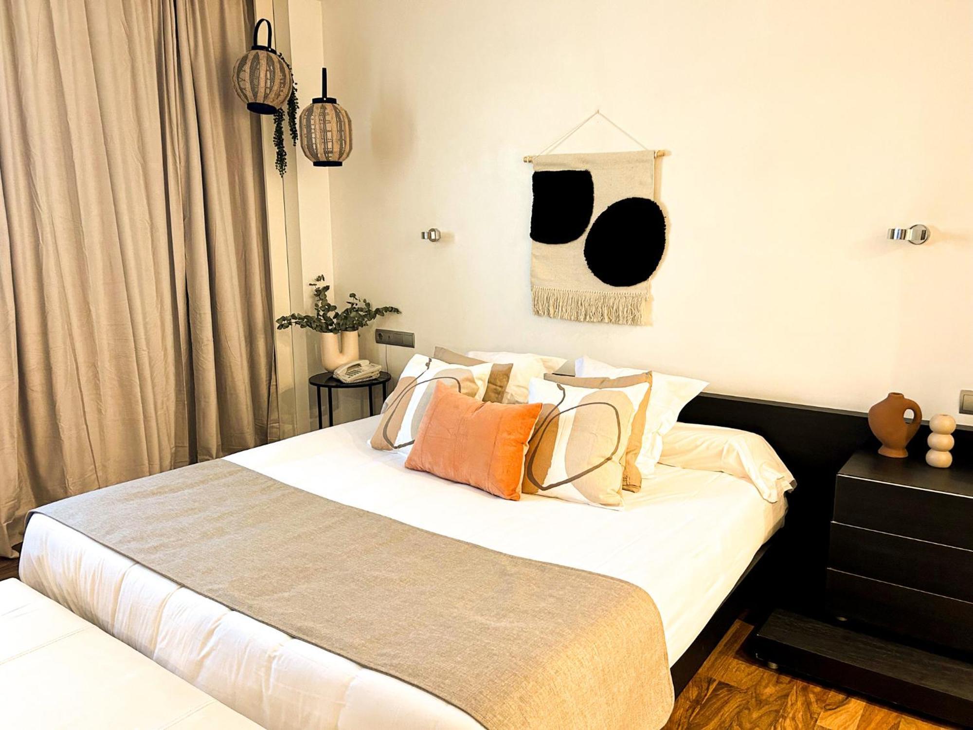 Azz Valencia Tactica Hotel Paterna Exteriör bild